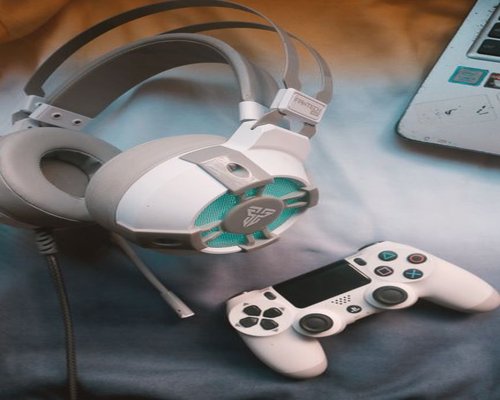 Professional gaming headset and audio accessories